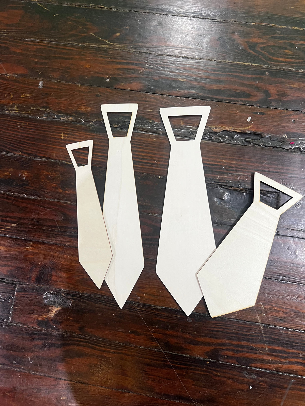 TIE BOARD WOODEN