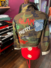 Load image into Gallery viewer, Camouflage Cropped Jacket