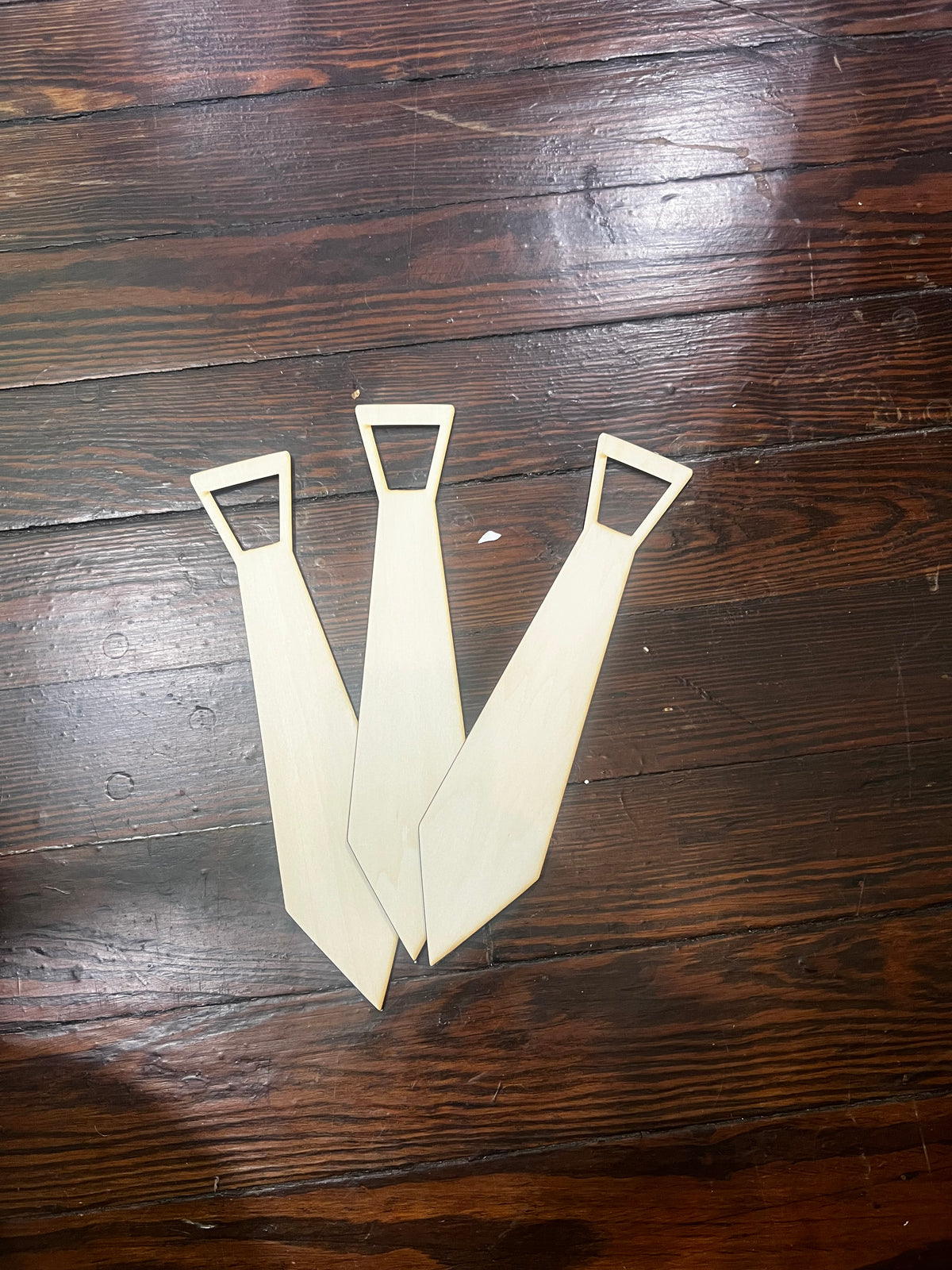 TIE BOARD WOODEN