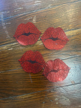 Load image into Gallery viewer, Kiss Lips 4 Bundle
